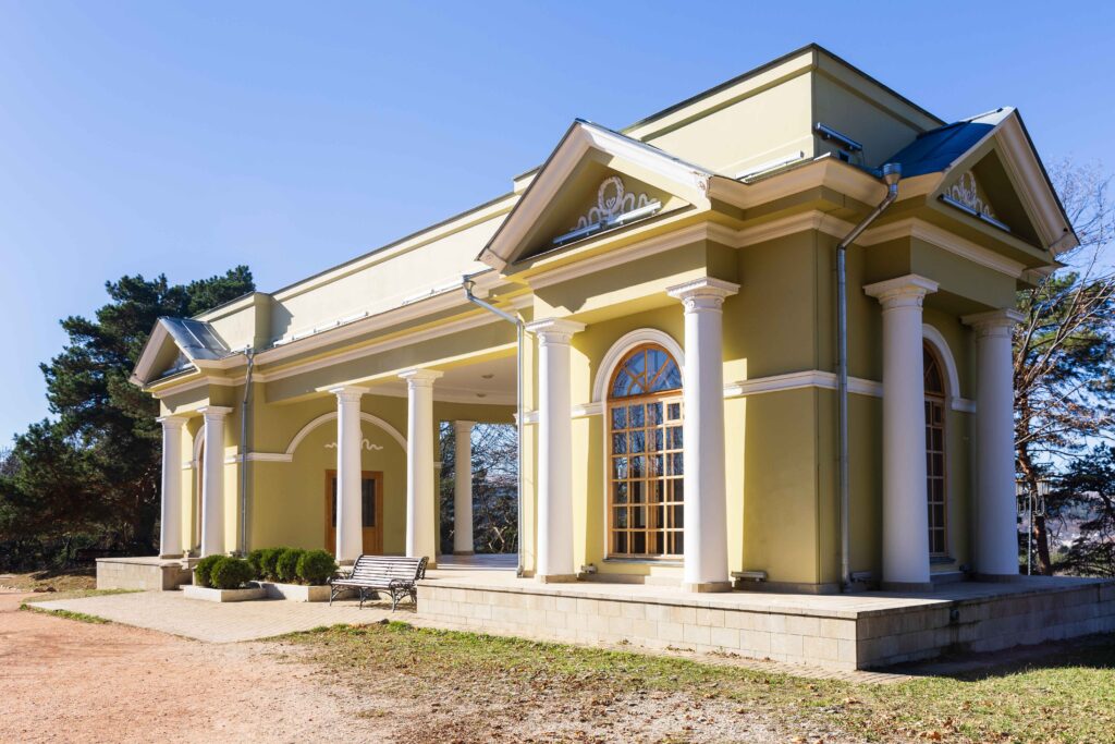 Rumah Mediterania Klasik