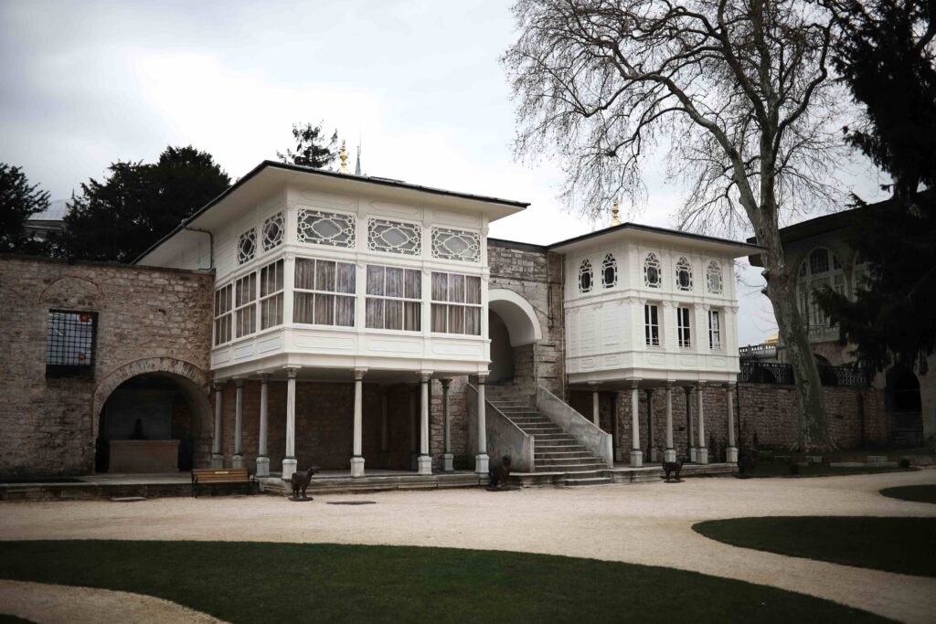 Mansion Gaya Kontemporer